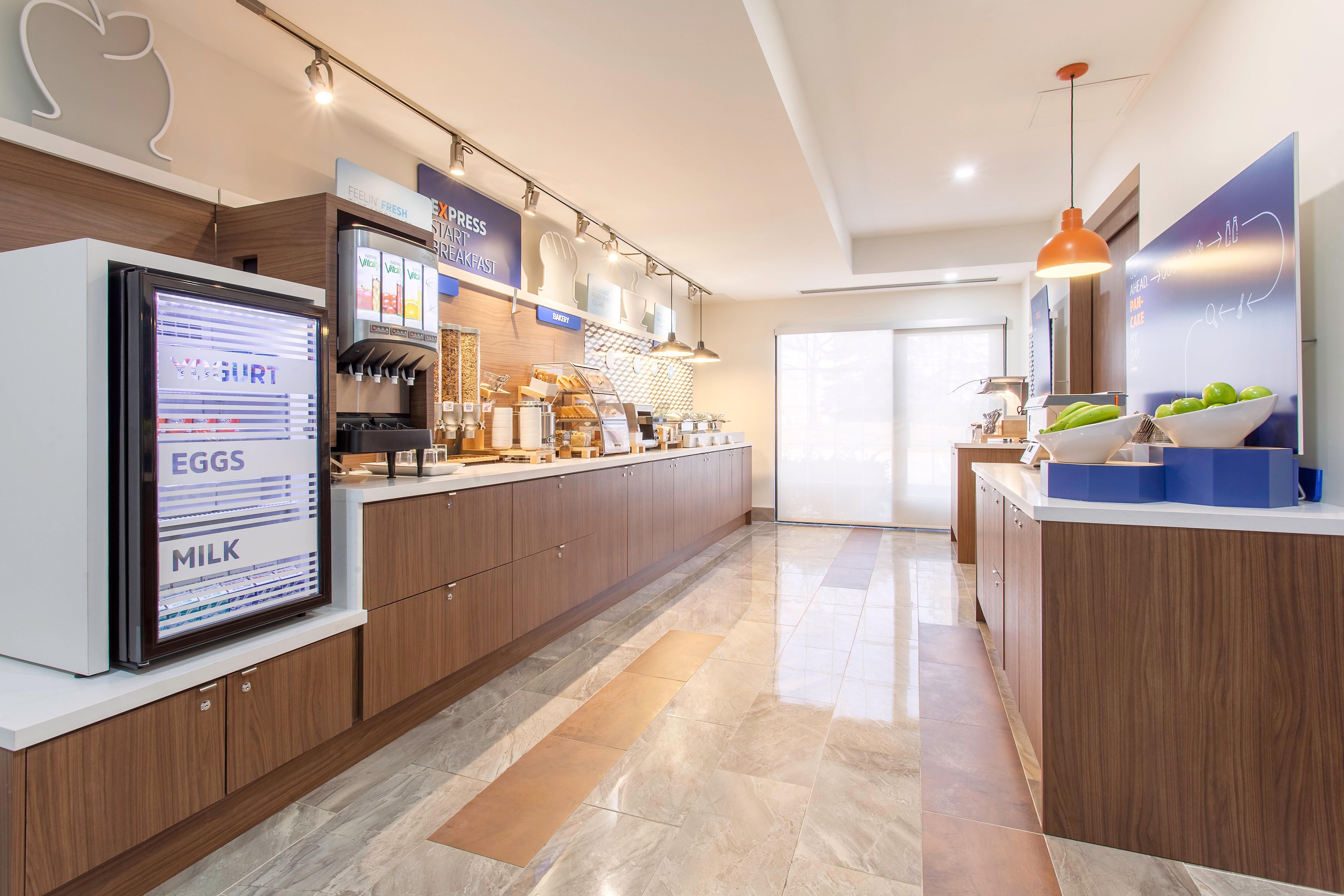 Holiday Inn Express & Suites Mississauga-Toronto Southwest By Ihg Exterior foto