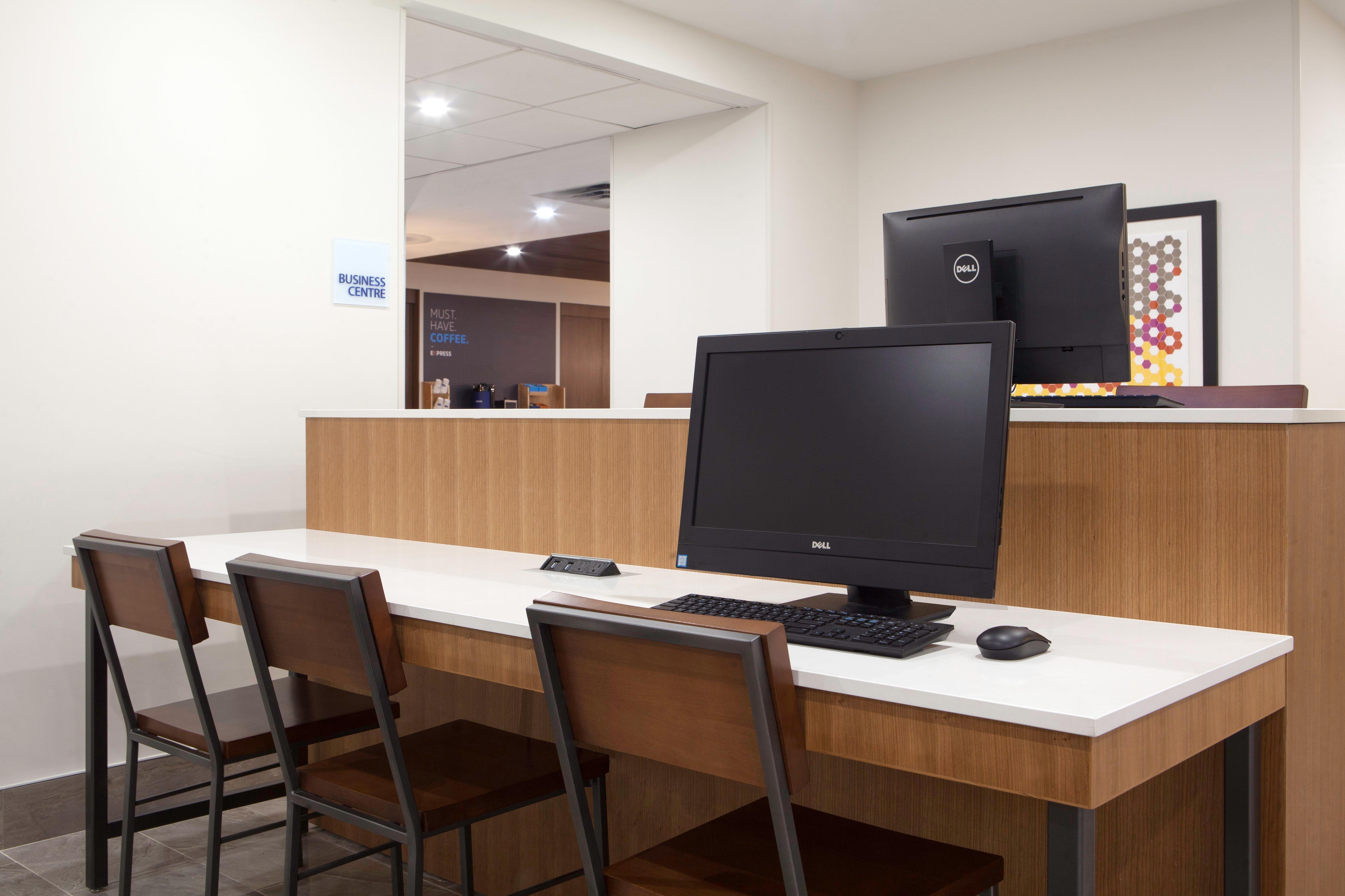 Holiday Inn Express & Suites Mississauga-Toronto Southwest By Ihg Exterior foto